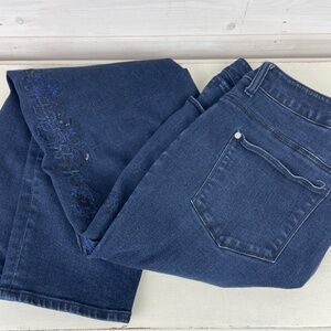 Chicos Perfect Stretch Girlfriend Blue Denim Jeans Size 2.5 Slim Leg Ankle